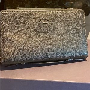 NWT Coach Zippered Wallet/Clutch